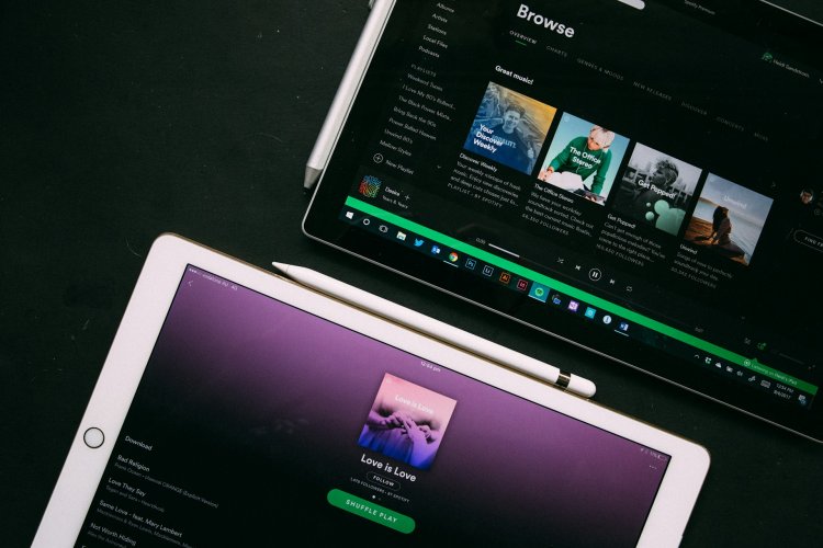 Fitur Lirik Lagu di Spotify Hanya Bisa Digunakan oleh Pengguna Premium