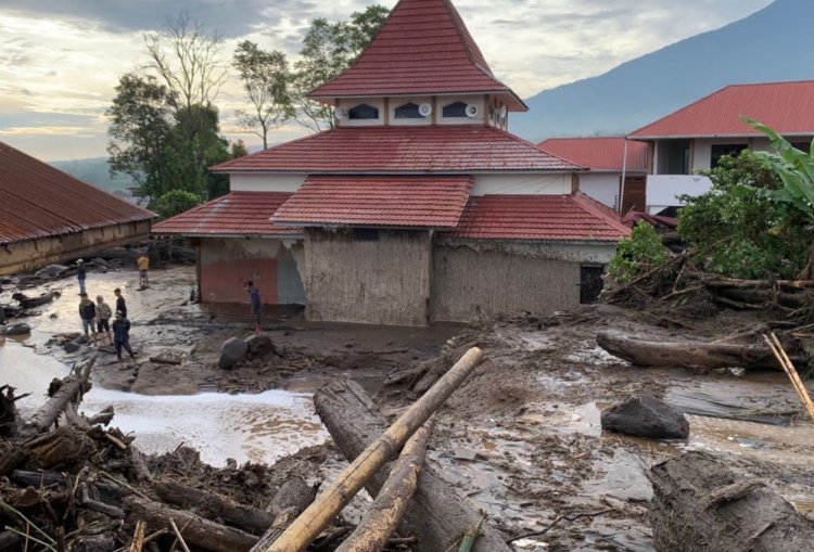 Korban Banjir Bandang di Sumbar: 50 Orang Meninggal, 27 Hilang, 37 Luka-luka
