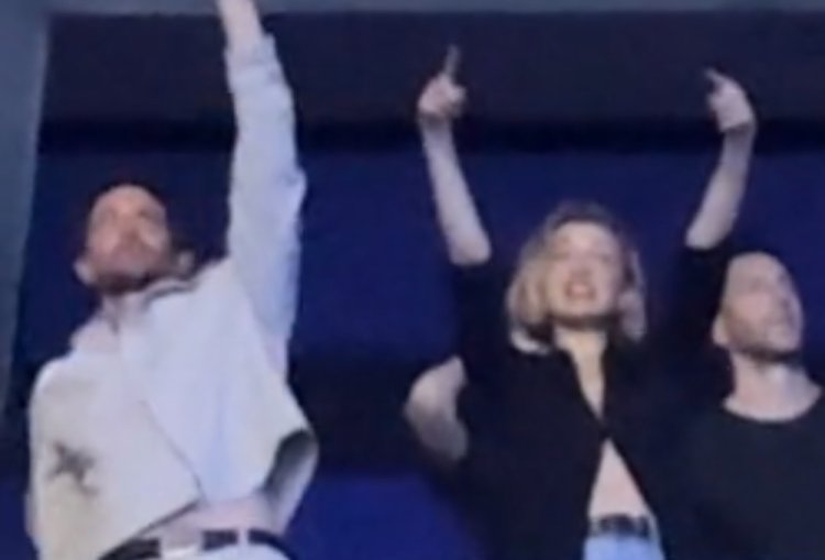 Gigi Hadid dan Bradley Cooper Keciduk Bermesraan di Konser Taylor Swift