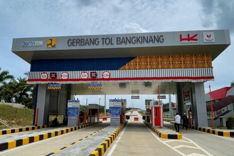 Jokowi Resmikan Jalan Tol Pekanbaru-Padang Ruas Bangkinang-Pangkalan Koto Kampar