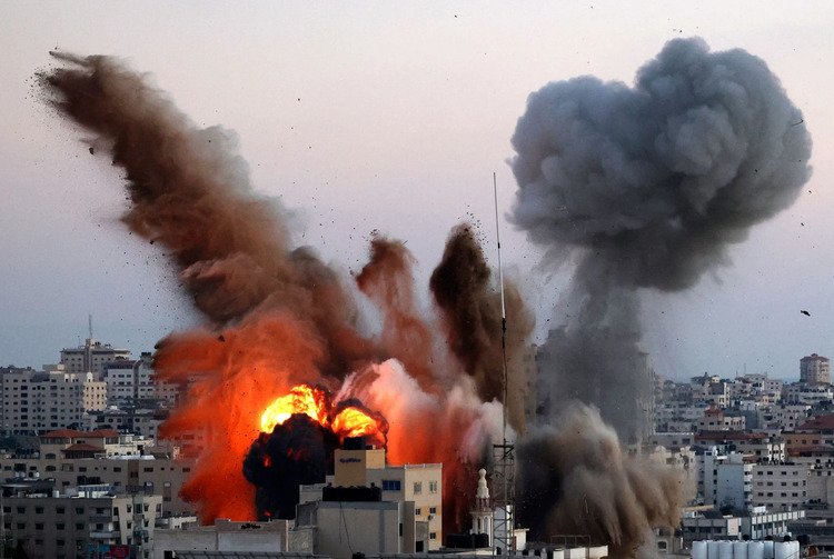 Bom yang Dijatuhkan ke Gaza Disebut Lampaui Perang Dunia II