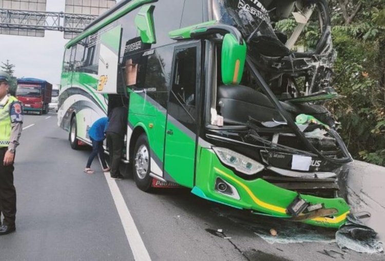Kecelakaan Bus Study Banding SMK Purworejo di Tol Semarang, 3 Orang Luka