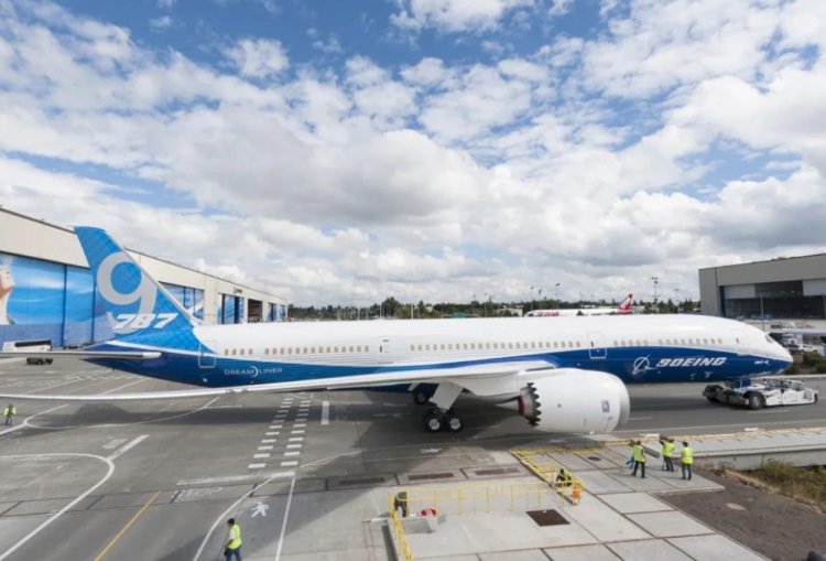 Pesawat Boeing Dreamliner 787-8 Turbulensi Parah, Puluhan Orang Luka-luka