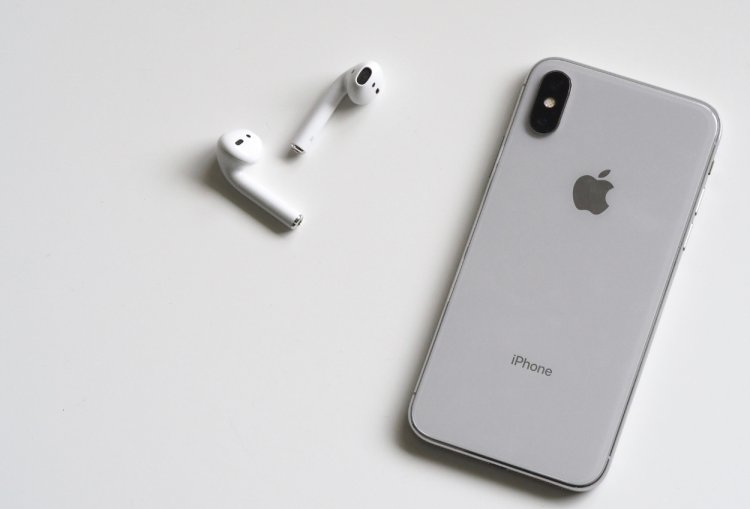 Apple: iPhone X hingga Airpods Gen 1 jadi Produk Jadul