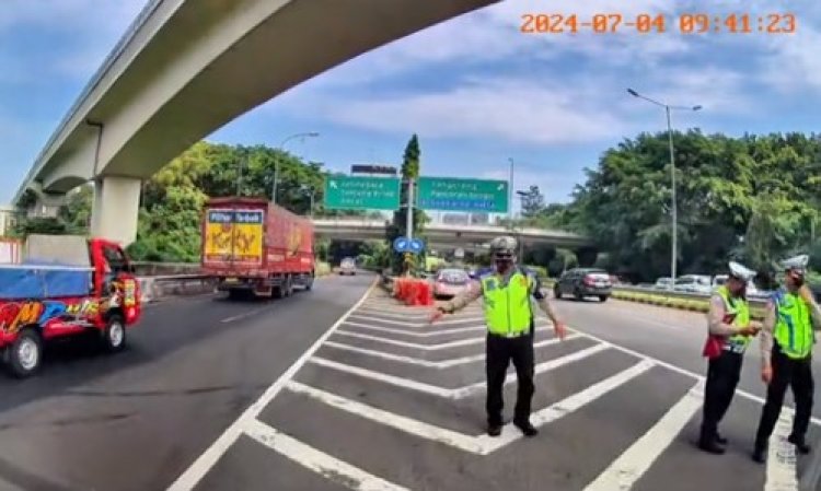 Viral Polisi Diduga Pungli Modus Tilang di Tol Halim Jakarta