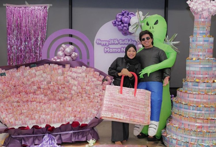 Ini Alasan Atta Halilintar Beri Hadiah Ulang Tahun 12 Tingkat Buket Uang ke Aurel Hermansyah