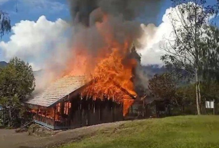 OPM Bakar Gedung Sekolah di Kampung Borban karena Dianggap Merusak Nilai Budaya