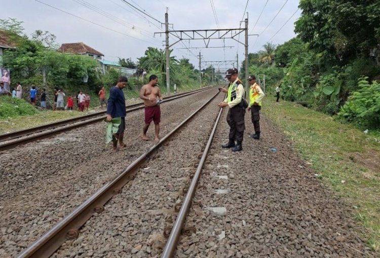 Perempuan Tewas Tertabrak KRL di Bogor, Warga Sempat Teriaki