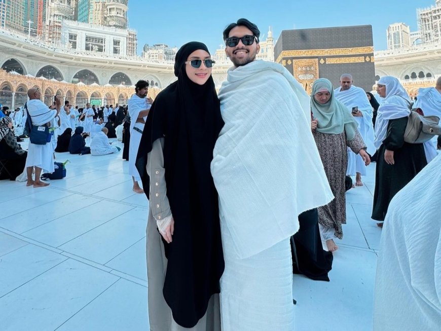 Usai Bongkar Perselingkuhan Suami, Ira Nandha Upload Foto Umrah Bareng Elmer, Netizen: Mau Ketawa