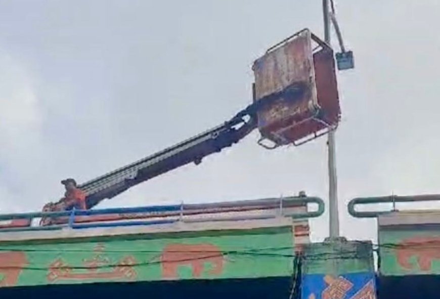 2 Pekerja Jatuh Saat Ganti Lampu Flyover di Lampung, 1 Tewas dan 1 Kritis