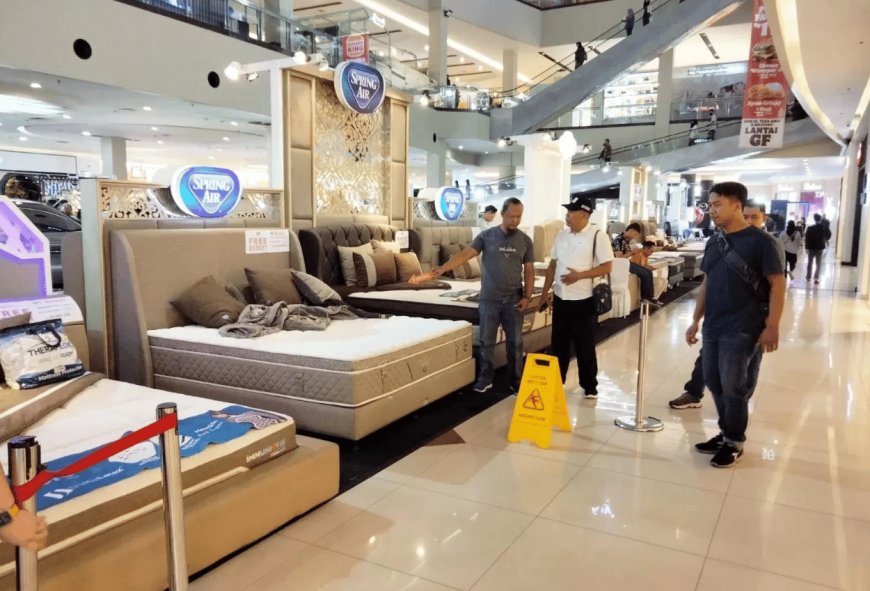 Jatuh dari lantai 3, Pengunjung Mal Paragon Berhasil Selamat Berkat Spring Bed