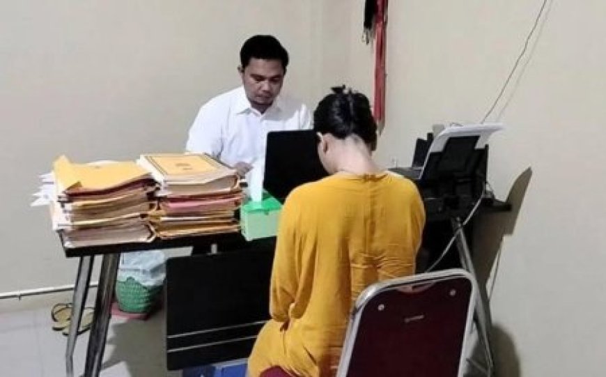 Kesal Diselingkuhi Suami, Wanita Ini Live Mesum Bareng Mantan