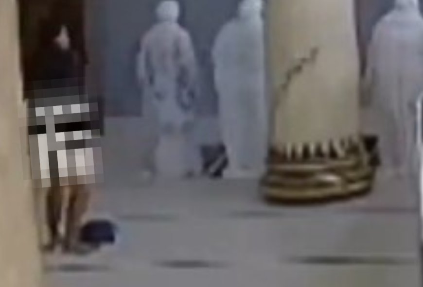 Terekam CCTV, Pemuda Lecehkan Wanita yang sedang Salat di Masjid Bojonegoro