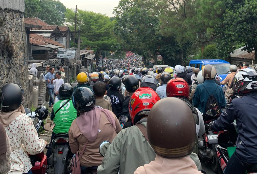 Wisatawan Asal Jakarta Tewas Usai Terjebak Macet Puncak selama 9 Jam, Diduga Kelelahan