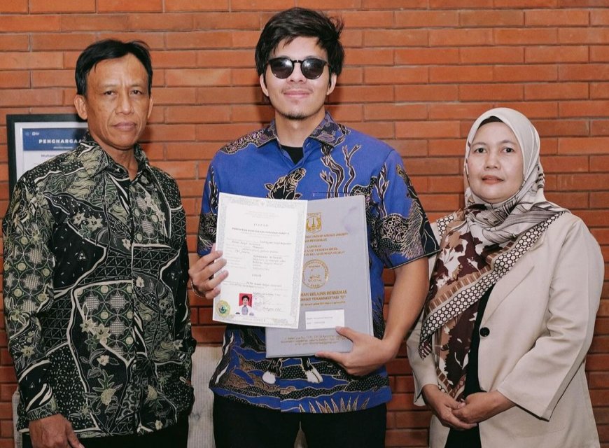 Baru Lulus, Atta Halilintar Pamer Ijazah SMA di Usia 29 Tahun