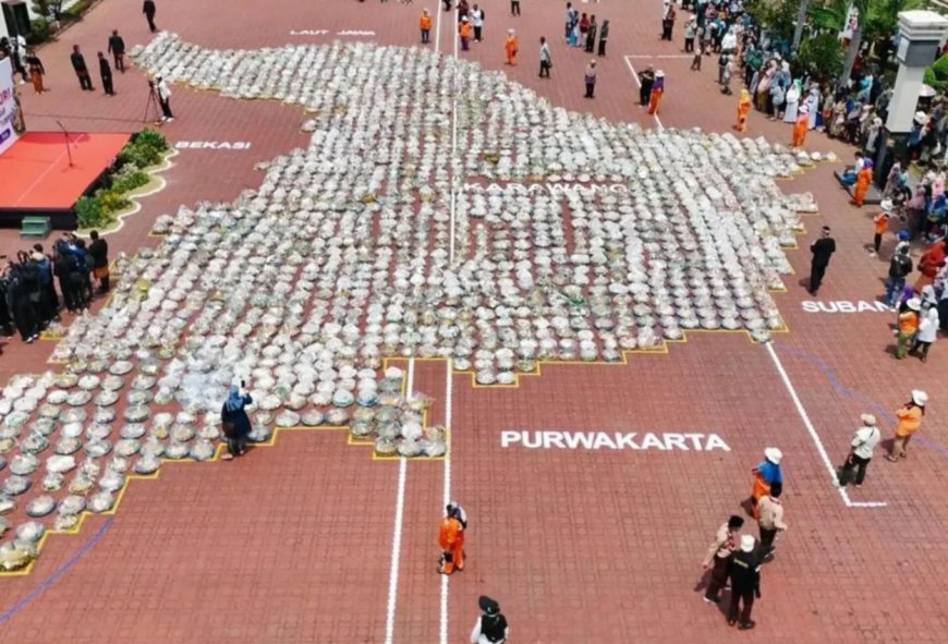 Nasi Tumpeng Dibuang Usai Pecahkan Rekor Muri di Perayaan Ulang Tahun Kabupaten Karawang