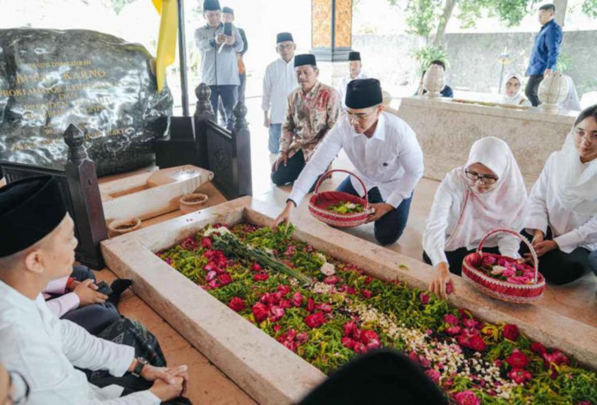 Peringati Hari Kesaktian Pancasila, Kaesang Ziarah ke Makam Bung Karno