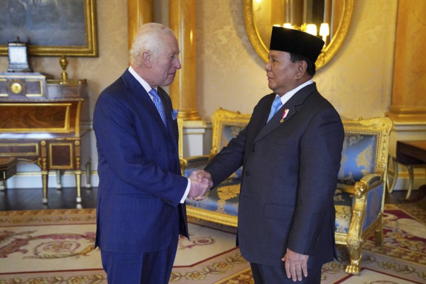 Momen Presiden Prabowo Subianto dan Raja Charles III Berbincang Santai di Ruang Kerjaaan