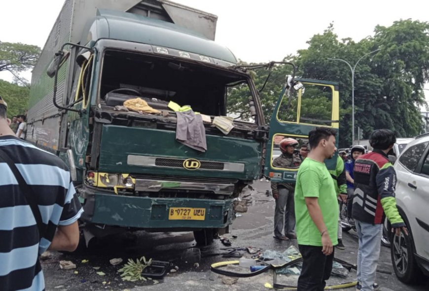 Kondisi Terkini Sopir Truk Kontainer Ugal-Ugalan di Cipondoh Usai Dikeroyok Massa