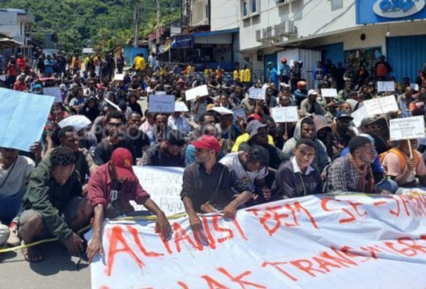 Mahasiswa di Manokwari Papua Demo Tolak Program Transmigrasi Prabowo