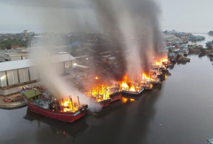 12 Kapal di Pelabuhan Pekalongan Ludes Terbakar, Ini Penyebabnya!