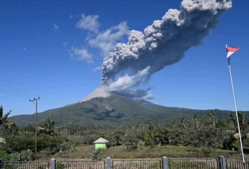 Gunung Lewotobi Laki-laki Kembali Meletus, Ketinggian Abu Vulkanik hingga 9 Km