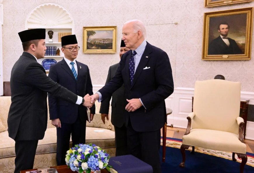 Momen Hangat Joe Biden dan Mayor Teddy Berjabat Tangan Usai Bertemu Prabowo di Gedung Putih