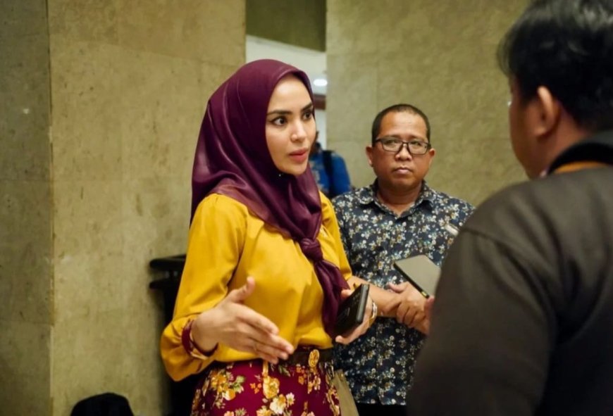 Kicauan dari Ranny Fahd A Rafiq Untuk Kaum Buruh Dari Dalam Gedung DPR/MPR RI