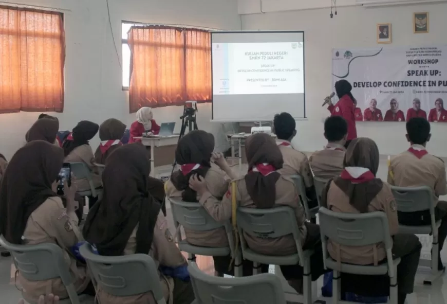 Mahasiswa Universitas Mercu Buana Sukses Beri Pelatihan Public Speaking untuk Tingkatkan Kepercayaan Diri Siswa