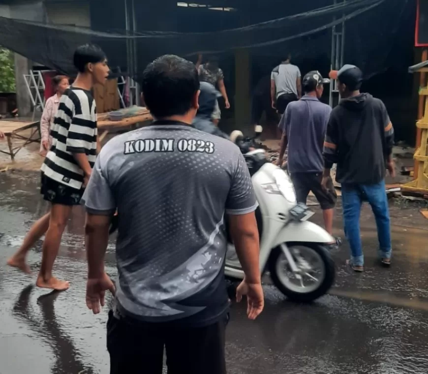 Pasutri Tak Sengaja Bakar Rumah Tetangga, Gegara Suami Ngerokok depan Istrinya yang Pindahkan Bensin dari Jerigen Ke Botol