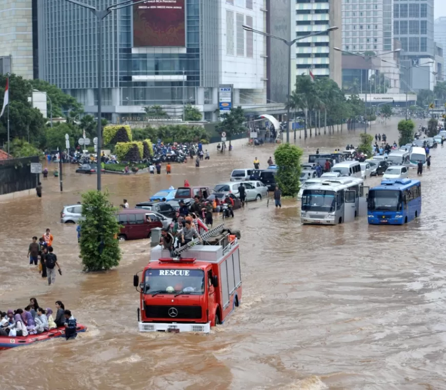 BMKG: Jakarta Berpontensi Banjir Besar Imbas Curah Hujan Tinggi di Akhir Desember