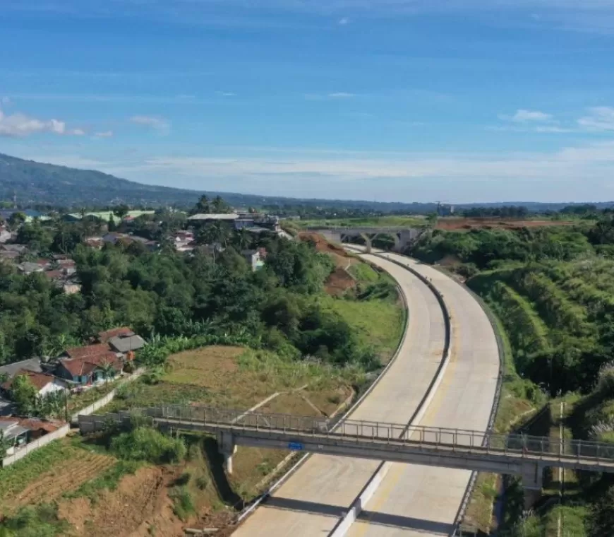 Prabowo Perintahkan Setop Proyek Baru dan Tol Baru