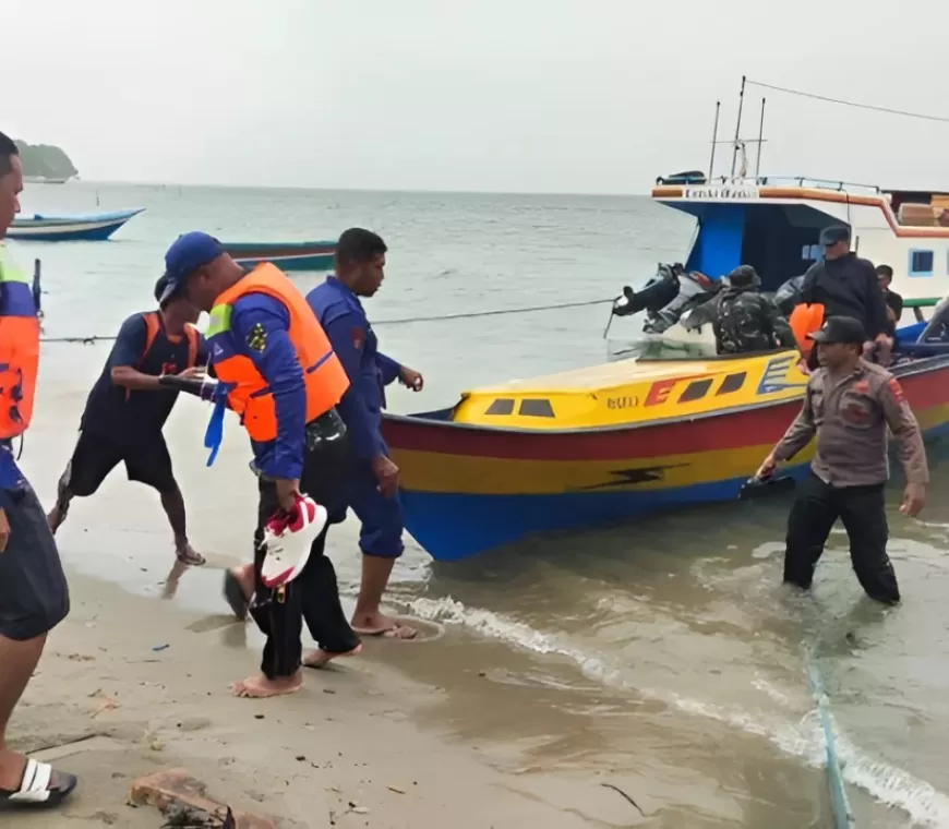 Speedboat Terbalik Usai Tabrak Batang Kayu dan Batu di Perairan Maluku, 8 Penumpang Tewas