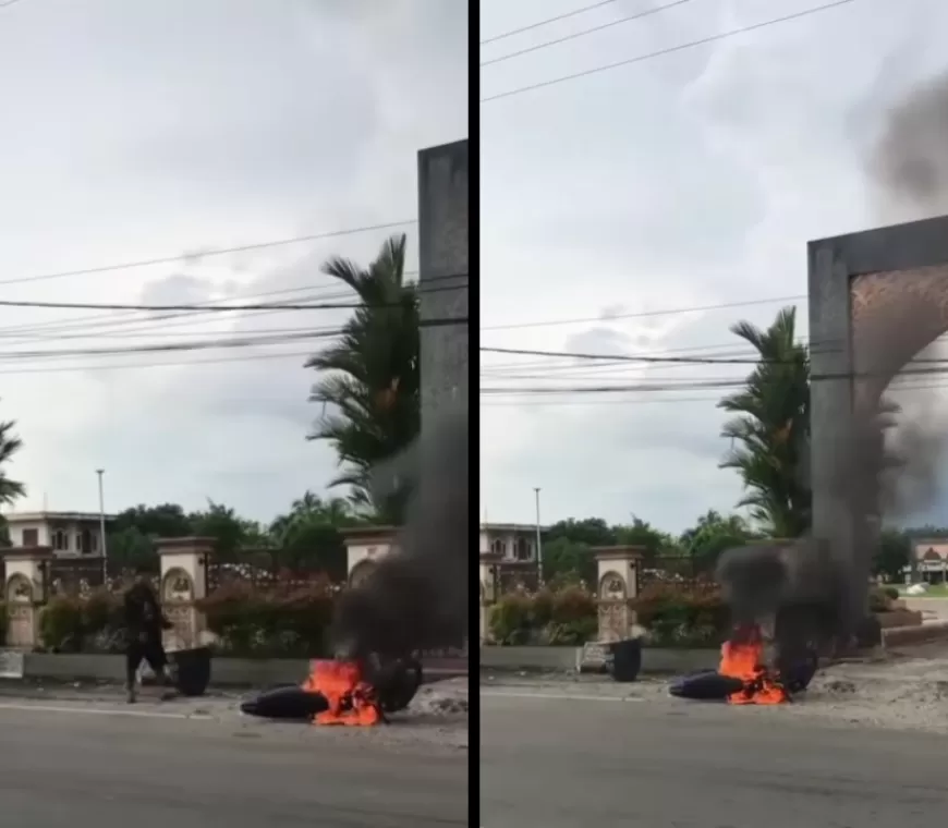 Pemuda di Sumbar Nekat Bakar Motornya Karena Ogah Ditilang