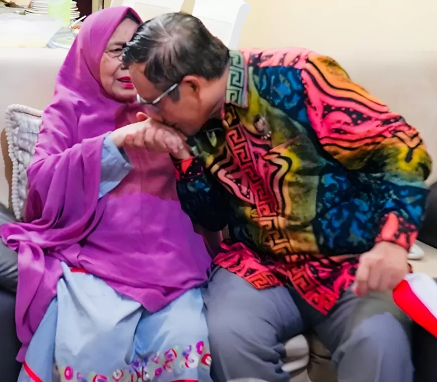 Ibunda Mahfud MD, Hj Siti Khadijah Meninggal dunia