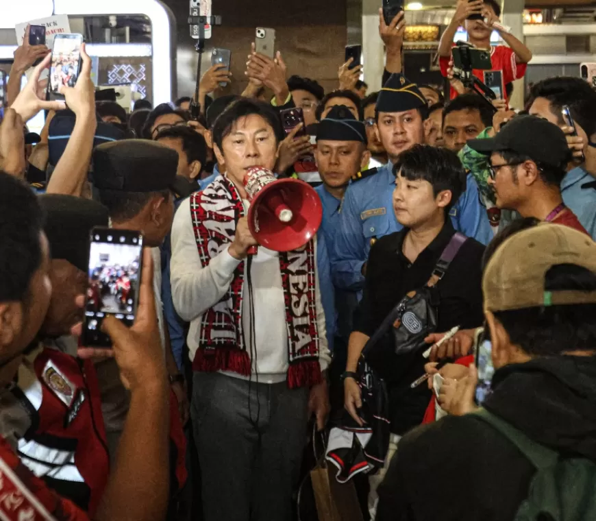 Shin Tae-yong Terharu Diantar Ribuan Suporter Saat Pulang ke Korsel: Terima Kasih