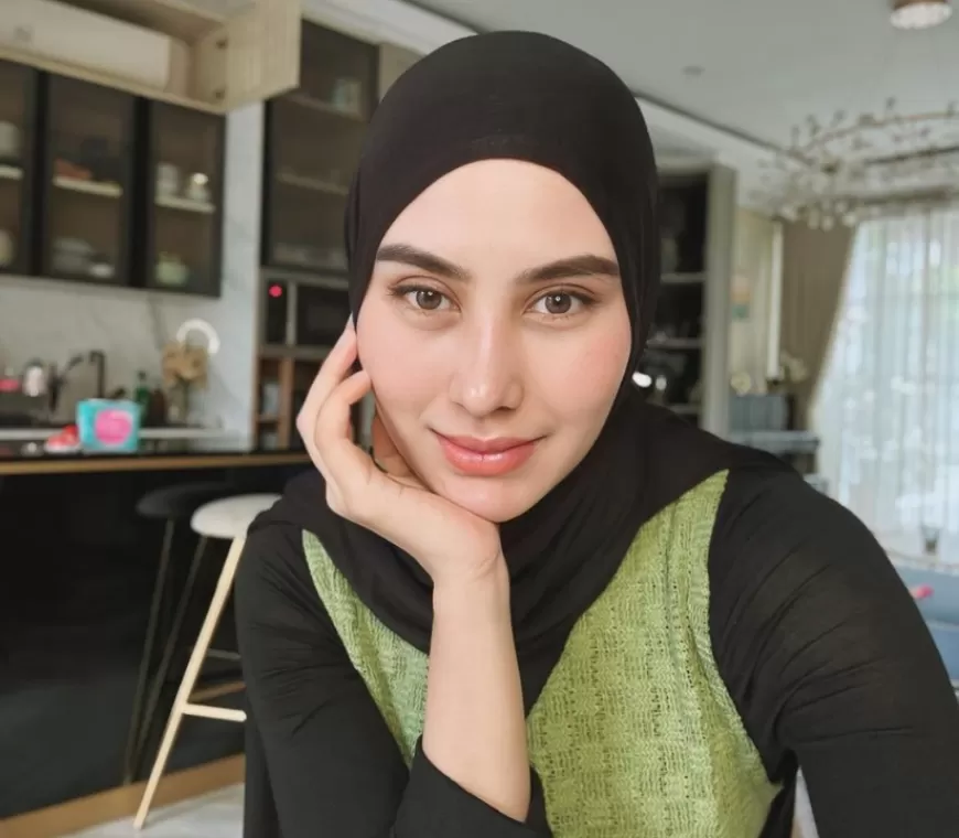 Syahnaz Sadiqah Pamer Gaya Hijab, Netizen Salfok dengan Hidung: Oplasnya Kok Miring ya Hidungnya