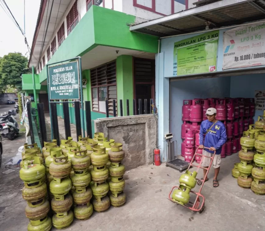 Kementerian ESDM Tegaskan Status Pengecer LPG 3 Kg Ilegal