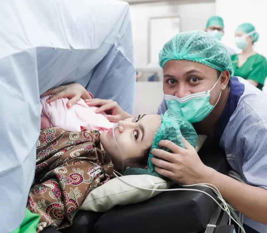 Mahalini Melahirkan Anak Perempuan, Rizky Febian: Selamat Datang Little Star